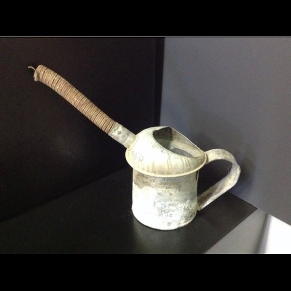 Vintage Metal Quart Oil Can with Handle and Spout - Picture 1 of 8